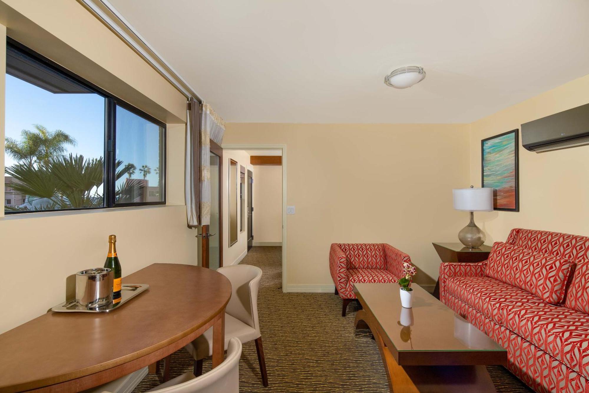 Cormorant Boutique Hotel San Diego Room photo